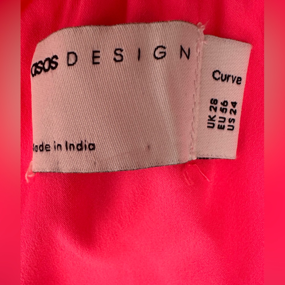 ASOS 24 Plus —BRIGHT PINK—